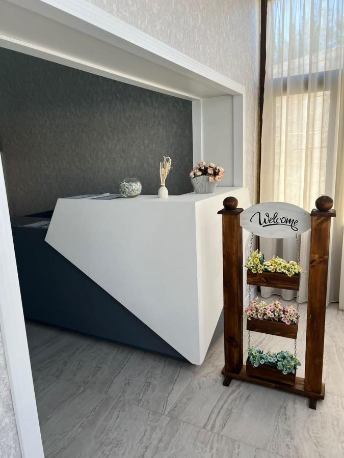 Sapphire Hotels Тараз Экстерьер фото